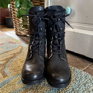 Palladium Pampa Cult Ranger Mid boots